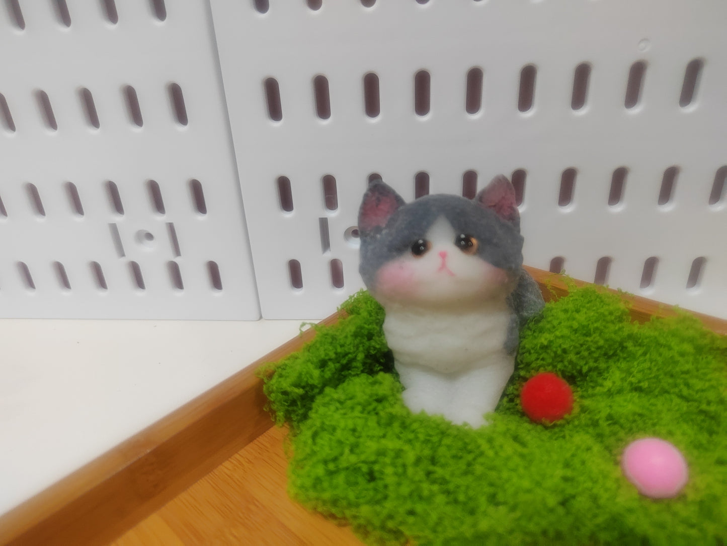 Stress-Relief Toy: Blue and White Kitten - Soft and Cute Handmade Squishy Stress Toy 复制 分享
