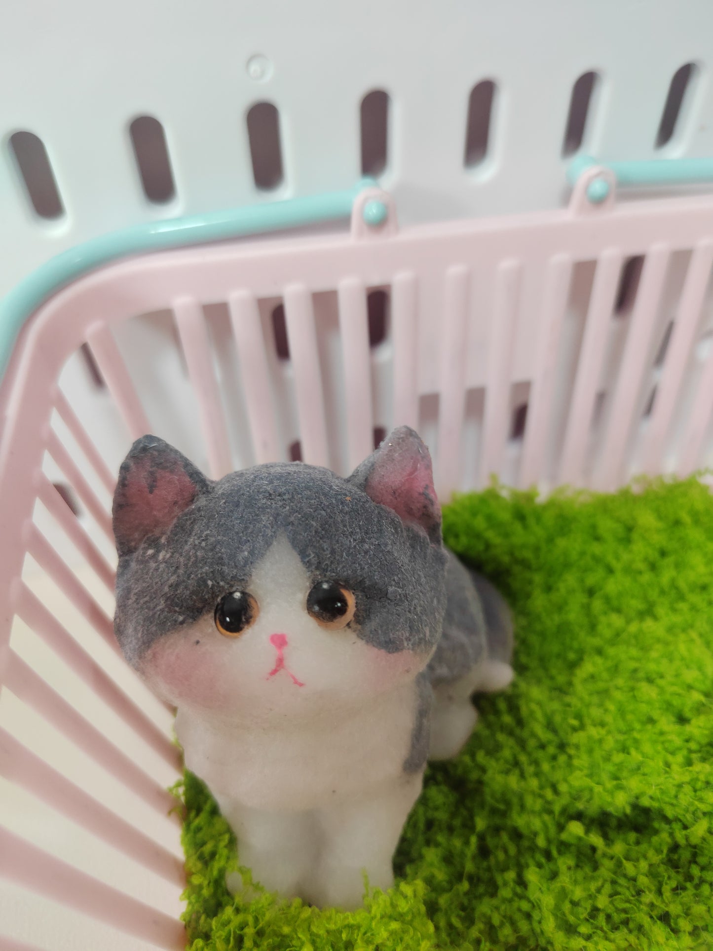 Stress-Relief Toy: Blue and White Kitten - Soft and Cute Handmade Squishy Stress Toy 复制 分享