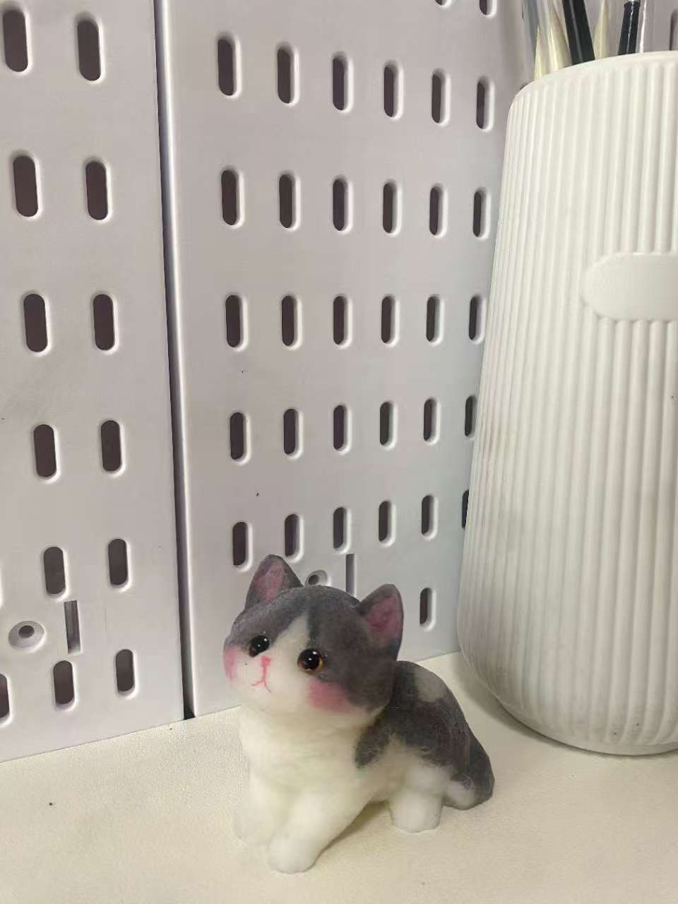 Stress-Relief Toy: Blue and White Kitten - Soft and Cute Handmade Squishy Stress Toy 复制 分享